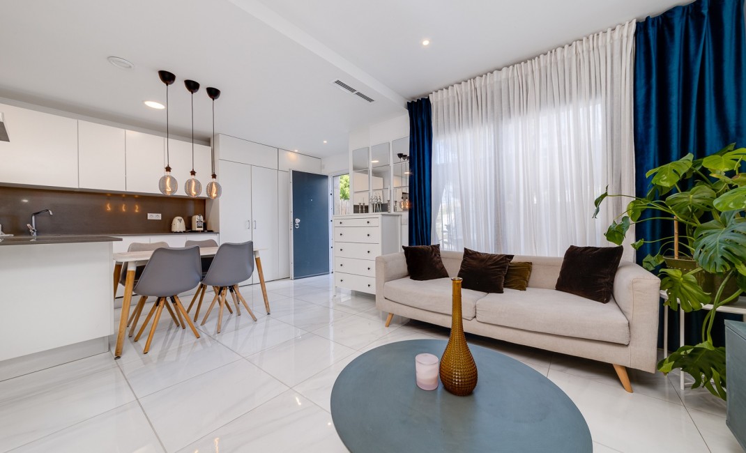 Sale - Townhouse / Terraced House - Orihuela Costa - Las Filipinas