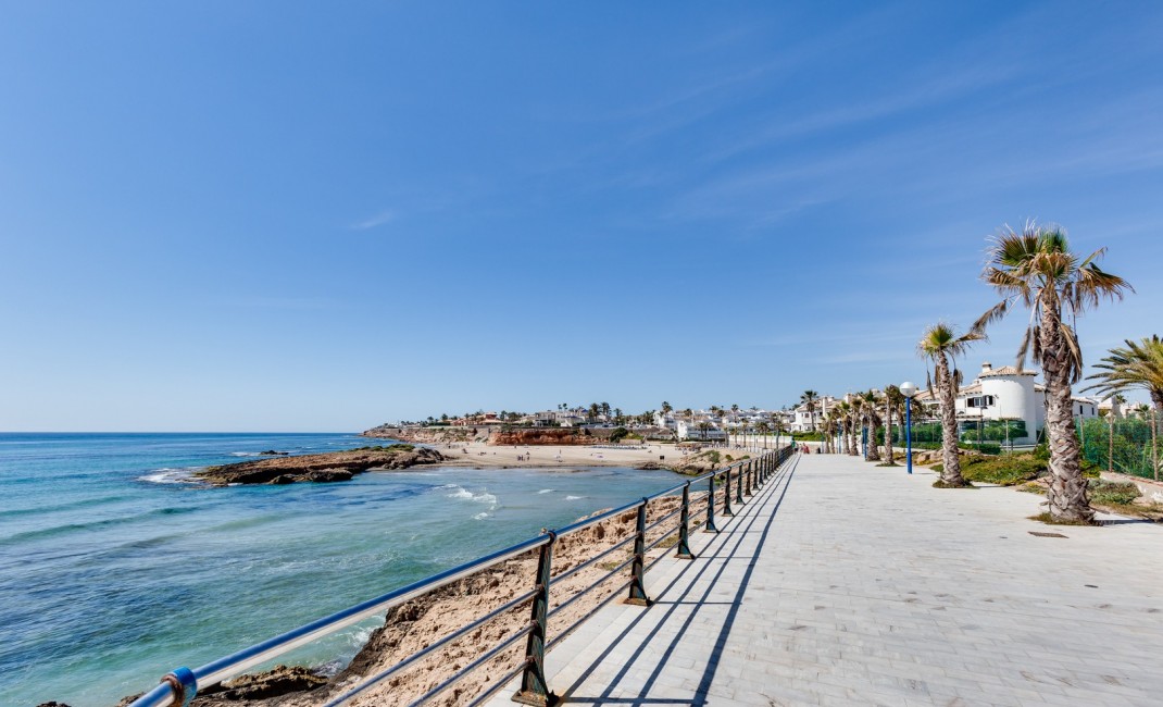 Sale - Townhouse / Terraced House - Orihuela Costa - Las Filipinas