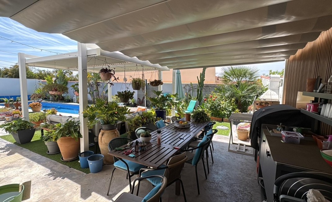 Revente - Villa / House - Torrevieja - La Siesta - El Salado -  Torreta