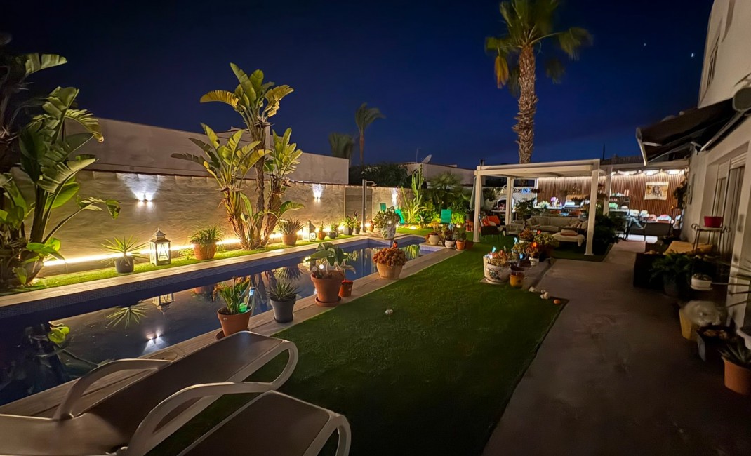 Revente - Villa / House - Torrevieja - La Siesta - El Salado -  Torreta